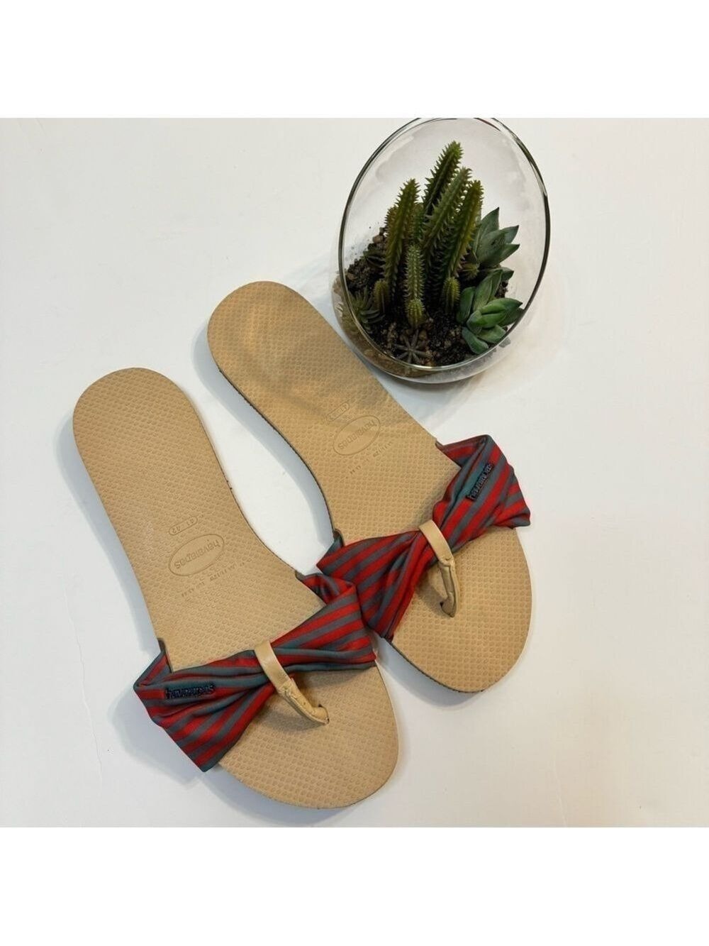 NWOT Havaianas You St Tropez Thong Slide Sandal Green/Red Stripe Size 11/12
